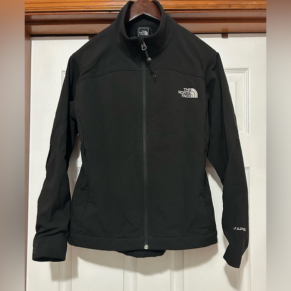 The North Face Classic Black Softshell Jacket - Picture 1 of 4